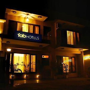 Fabhotel Cotts Villa Vasant Kunj
